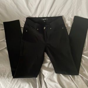 Women’s Skinny Jeans